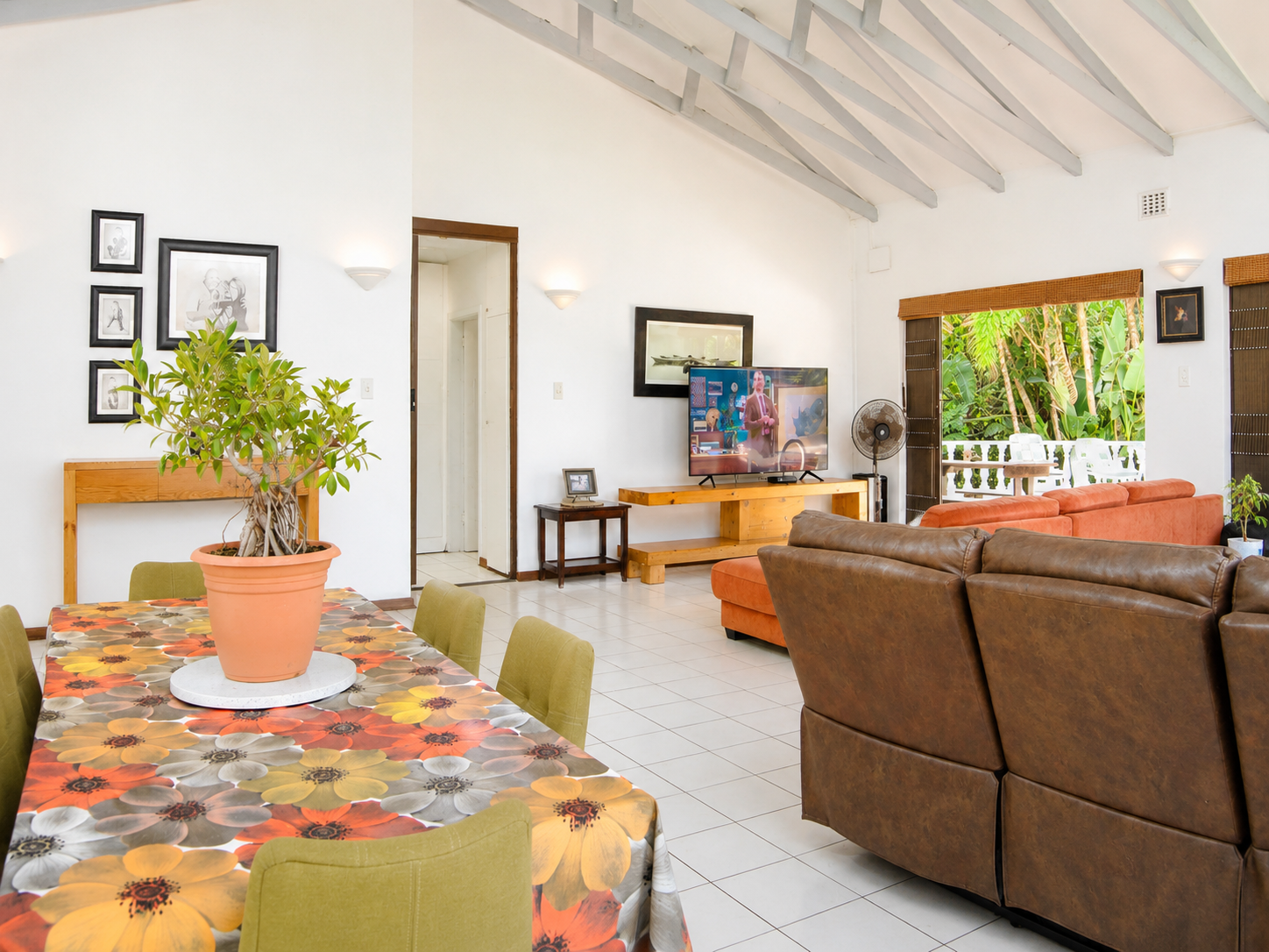 Shelly Beach Beach House Seagull Road 25 Exceptional Beachfront Property with cottage Shelly Beach, Beach Front
