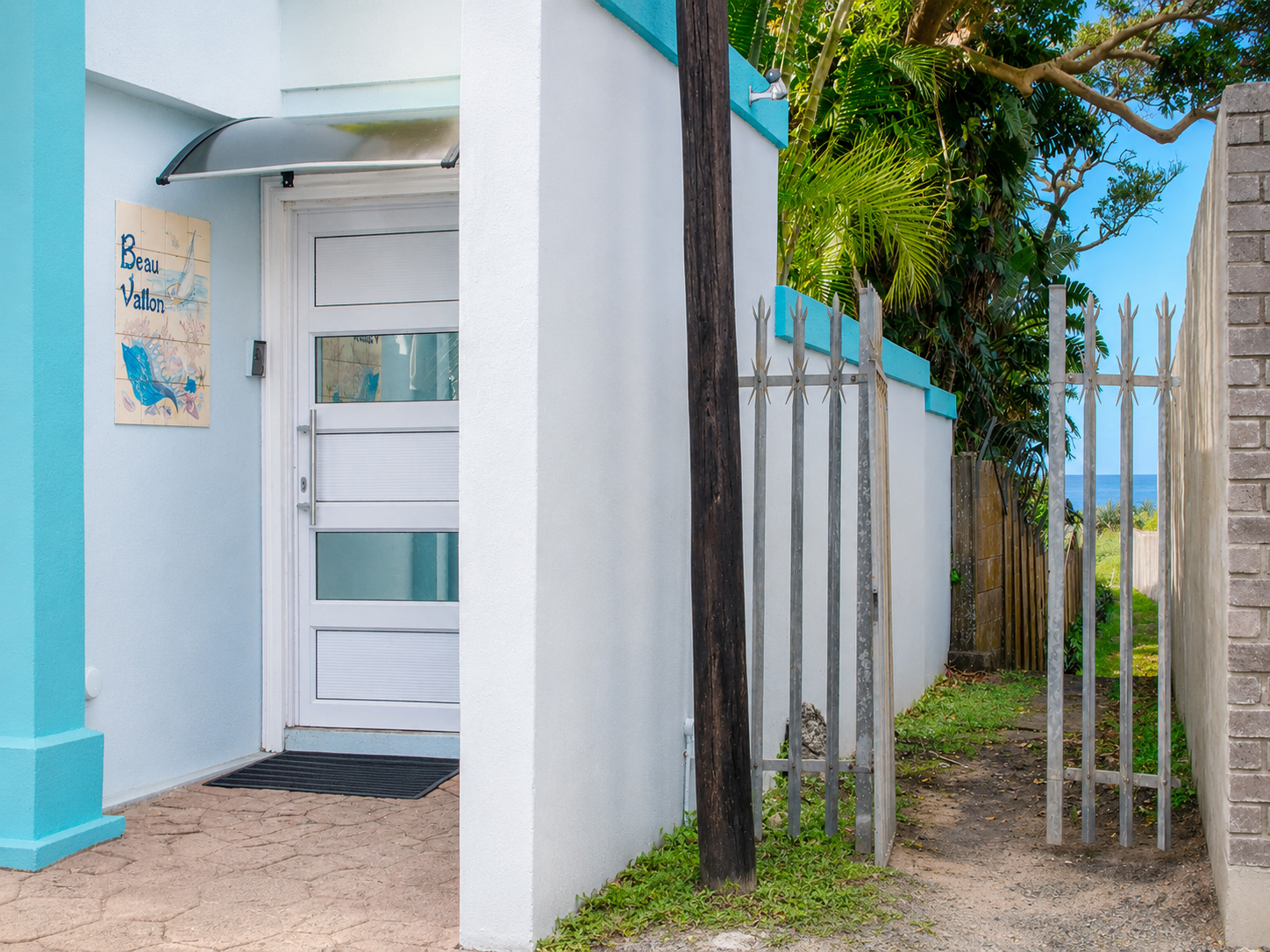 Shelly Beach Beach House Seagull Road 3 Exceptional Beachfront Property with cottage Shelly Beach, Beach Front