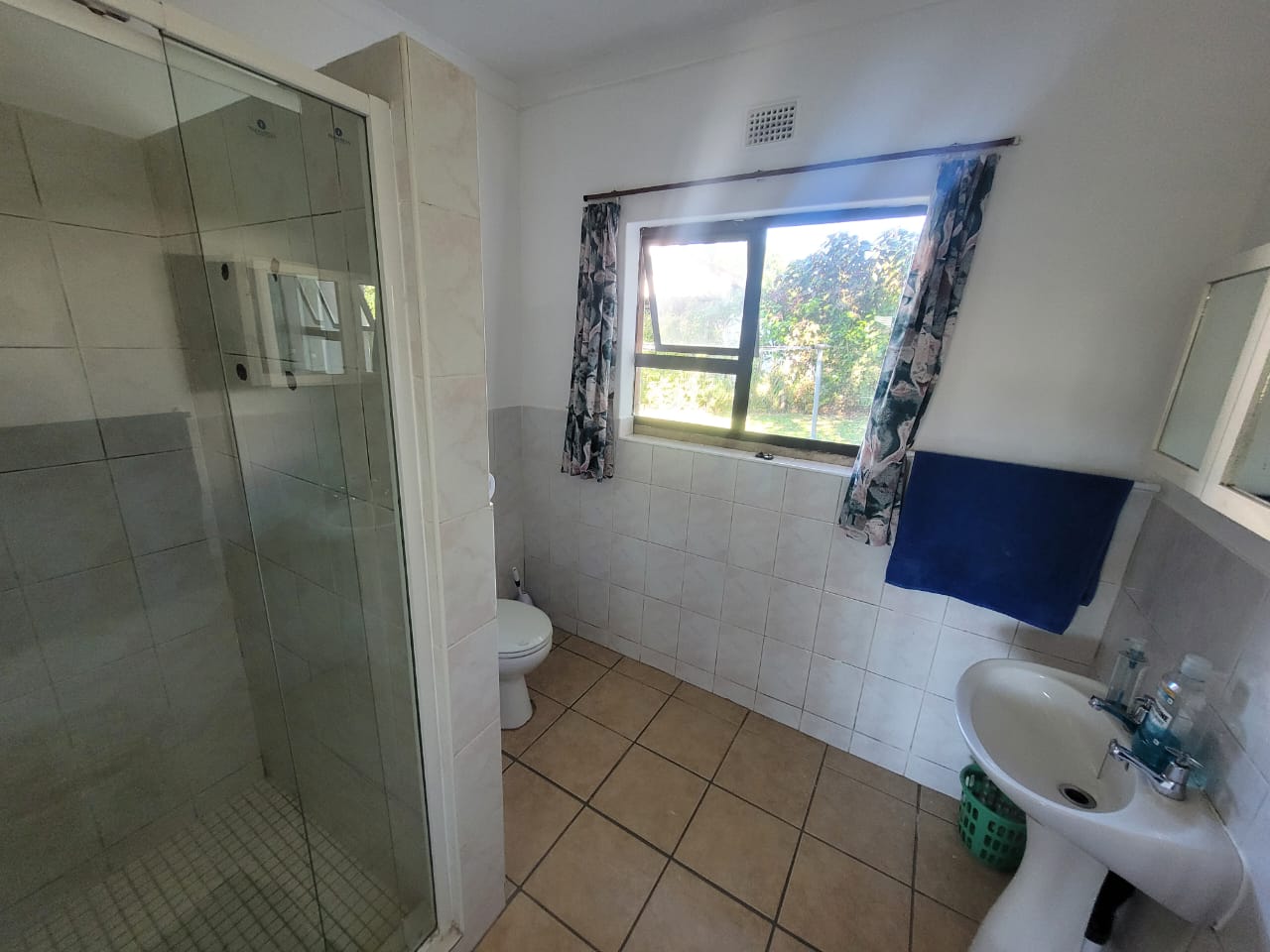 Spacious 3 Bedroom Family Home in Prime Location