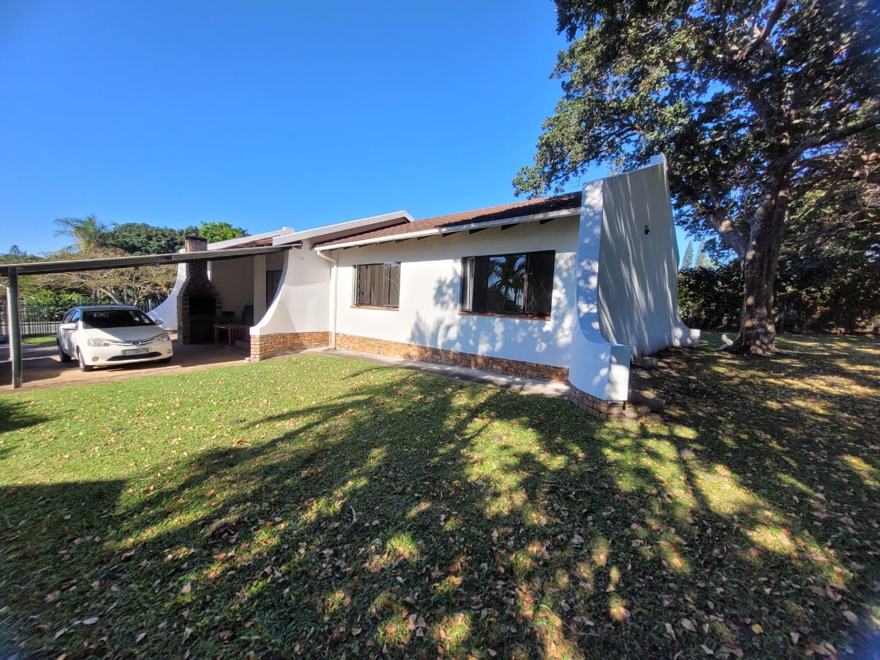 Spacious 3 Bedroom Family Home in Prime Location